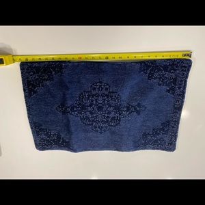 Beautiful, NWT pottery barn lumbar pillow cases